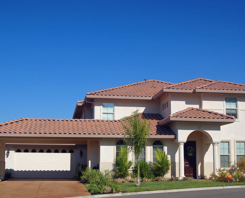 Tile and slate rooftop system on a Florida home